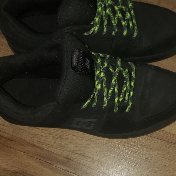 DC SHOE CO SKATE SHOES 10.5 - Picture 3 of 9